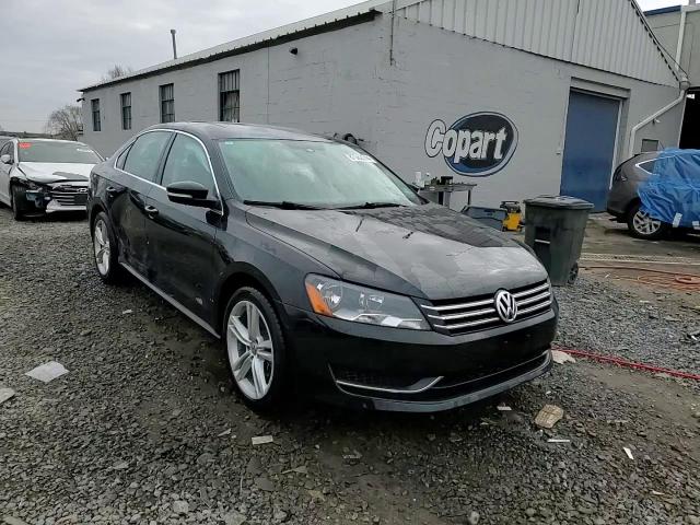 2014 Volkswagen Passat - Image 13