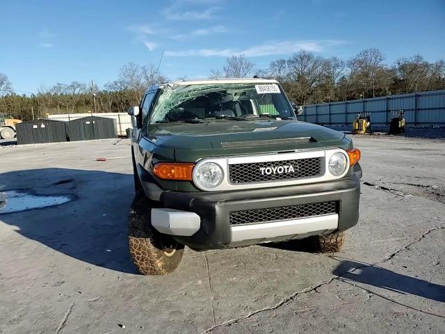 2014 Toyota FJ Cruiser - Image 12