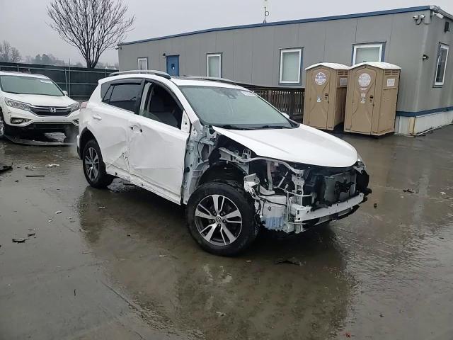 2018 Toyota RAV 4 - Image 14
