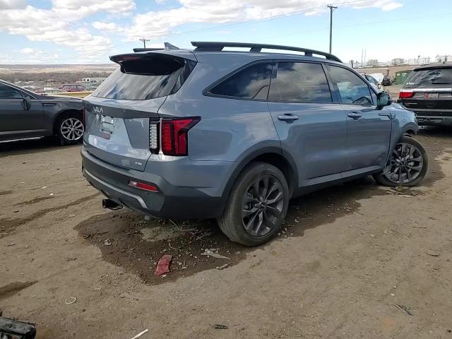 2023 Kia Sorento - Image 15