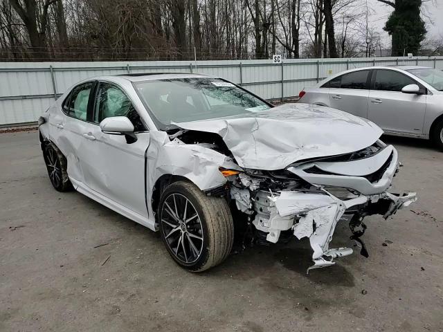 2023 Toyota Camry - Image 10