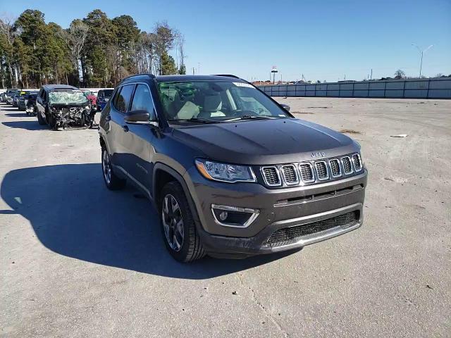 2018 Jeep Compass - Image 12