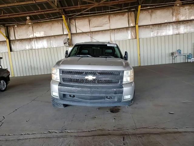 2007 Chevrolet Silverado - Image 10