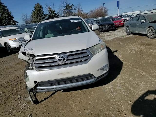 2013 Toyota Highlander - Image 11
