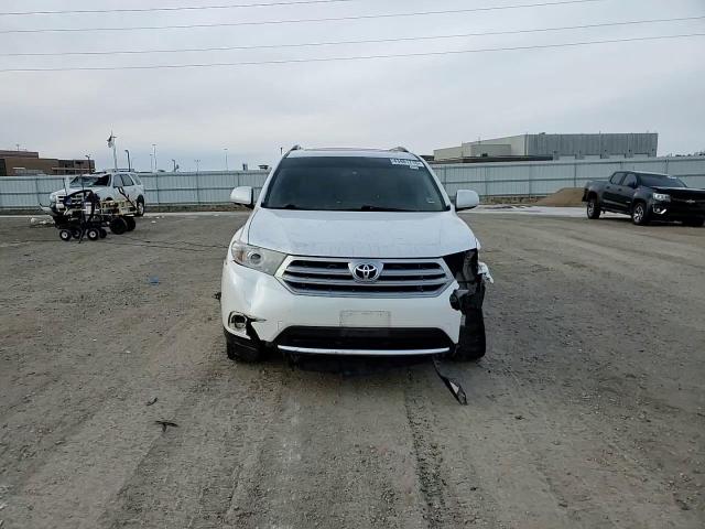 2013 Toyota Highlander - Image 11