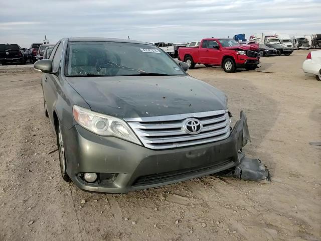 2011 Toyota Avalon - Image 10