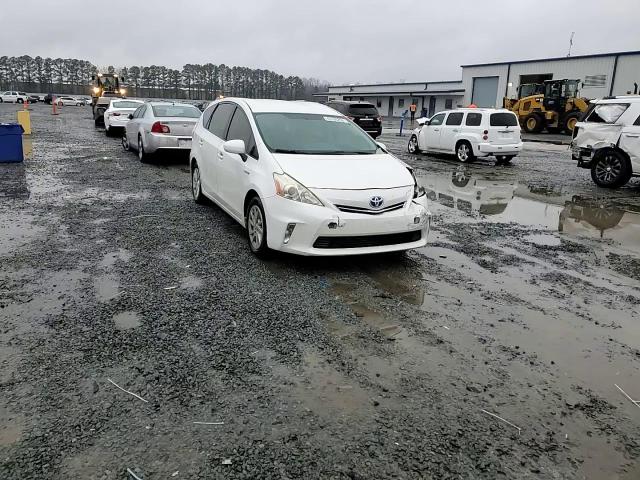 2013 Toyota Prius - Image 11