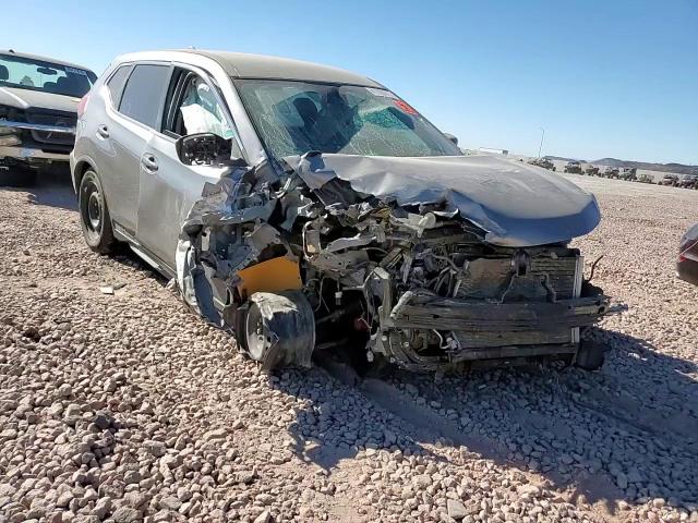 2017 Nissan Rogue - Image 12