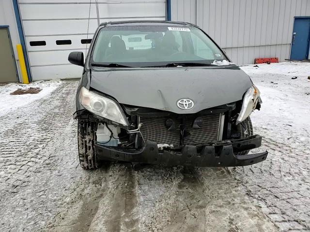 2012 Toyota Sienna - Image 11