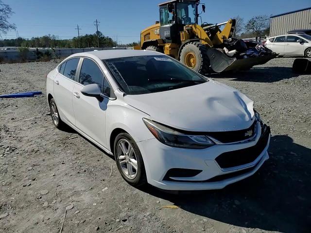 2018 Chevrolet Cruze - Image 11