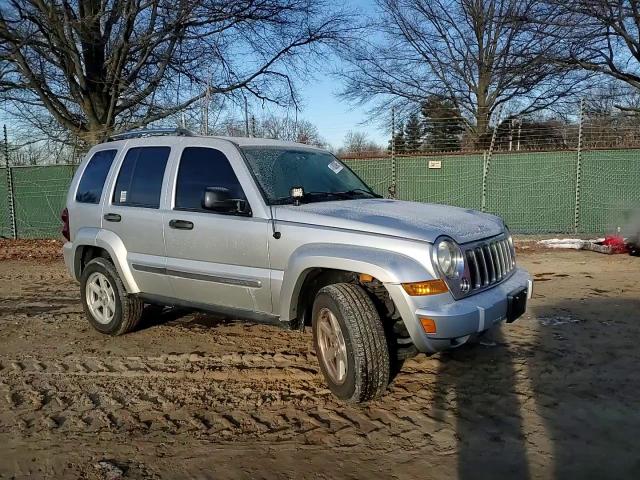 2005 Jeep Liberty (North America) - Image 11