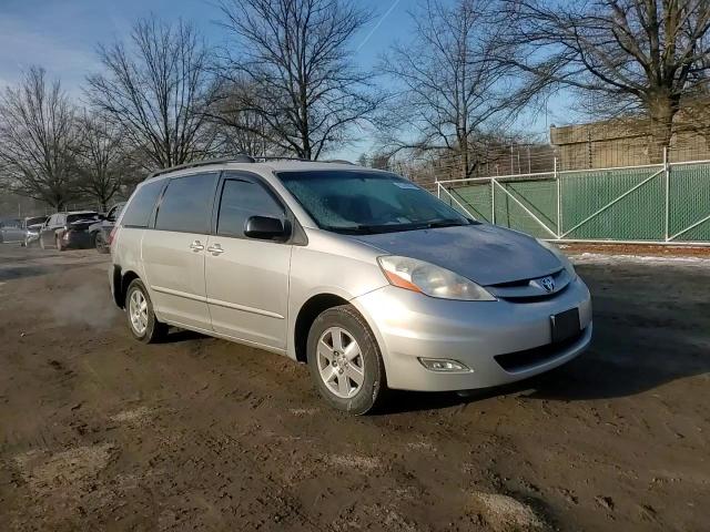 2006 Toyota Sienna - Image 11