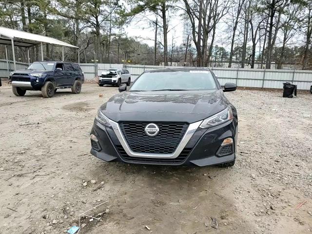 2021 Nissan Altima - Image 13
