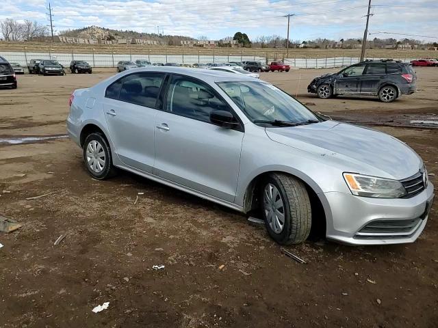 2015 Volkswagen Jetta - Image 10