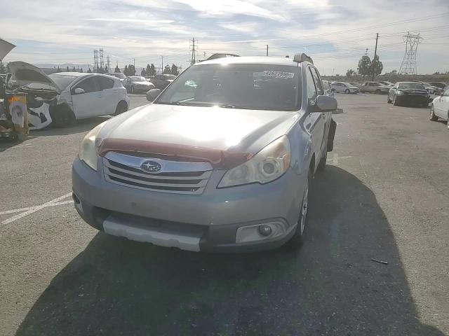 2011 Subaru Outback - Image 10