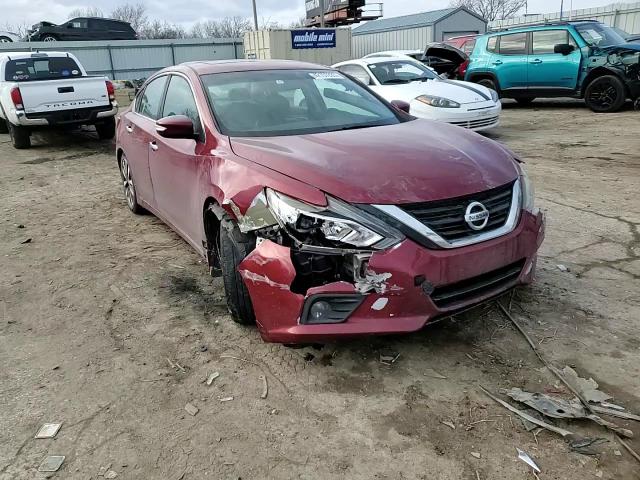 2016 Nissan Altima - Image 10