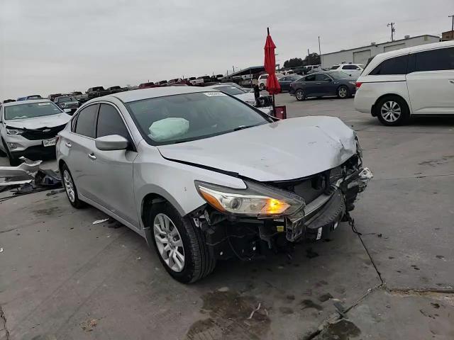 2018 Nissan Altima - Image 10