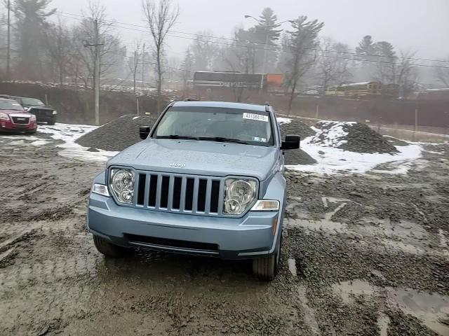 2012 Jeep Liberty (North America) - Image 11