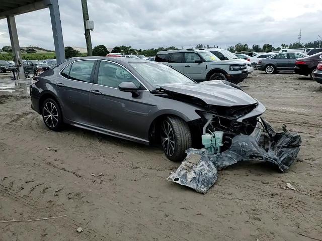 2019 Toyota Camry - Image 13