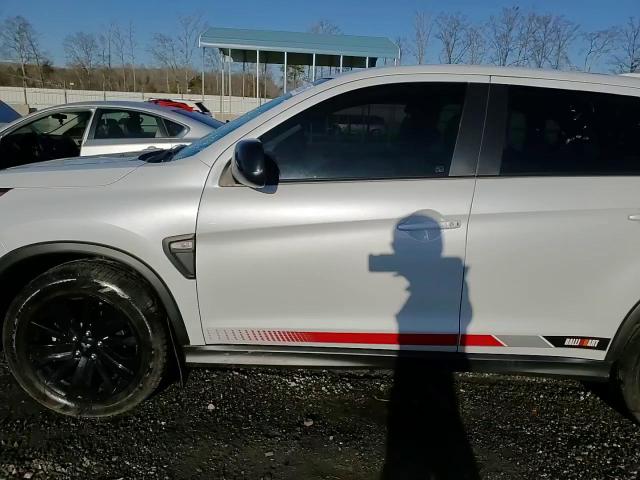 2024 Mitsubishi Outlander - Image 14