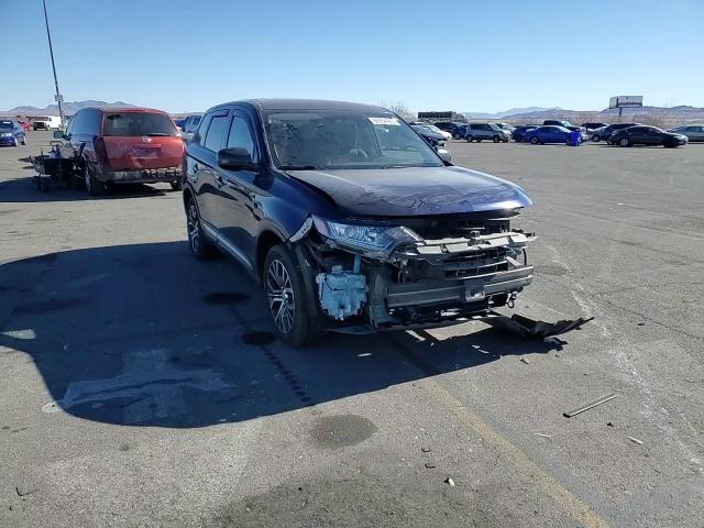 2018 Mitsubishi Outlander - Image 12