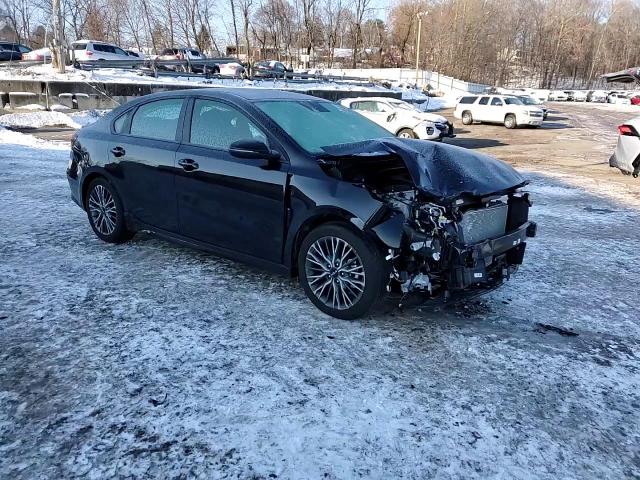 2024 Kia Forte - Image 11