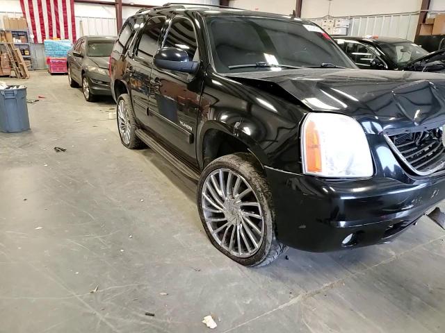 2011 GMC Yukon - Image 12