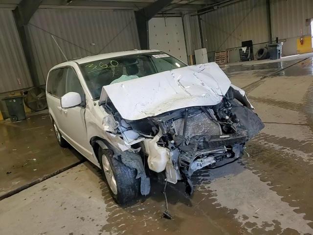 2019 Dodge Caravan - Image 11
