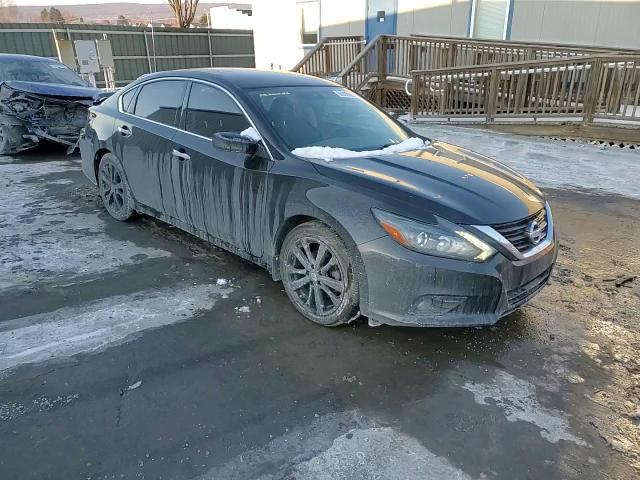 2017 Nissan Altima - Image 11