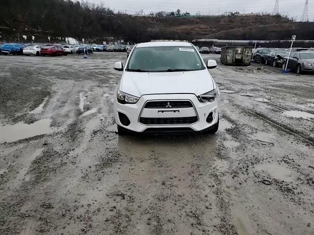 2015 Mitsubishi Outlander - Image 11