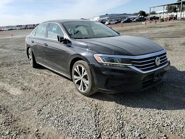 2021 Volkswagen Passat - Image 11