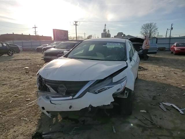 2017 Nissan Altima - Image 11