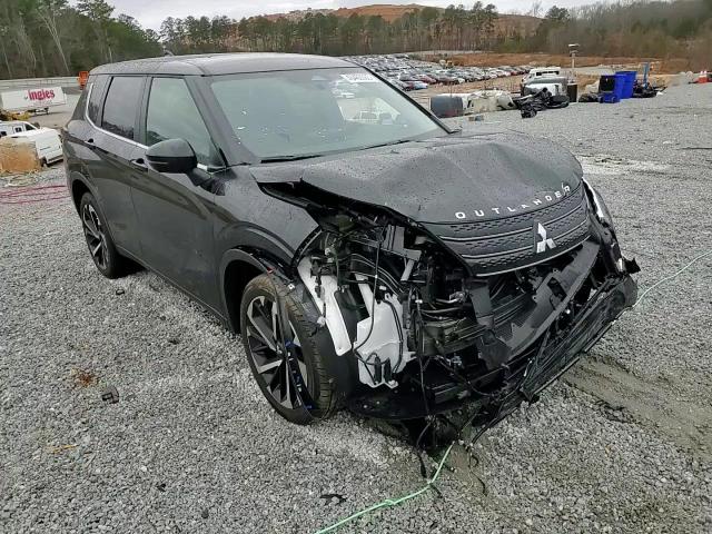 2024 Mitsubishi Outlander - Image 12