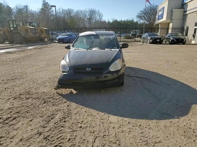 2011 Hyundai Accent - Image 11