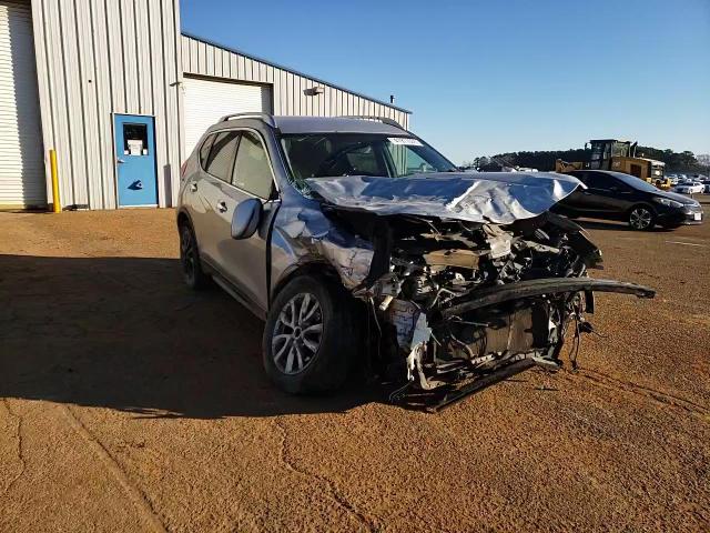 2018 Nissan Rogue - Image 12