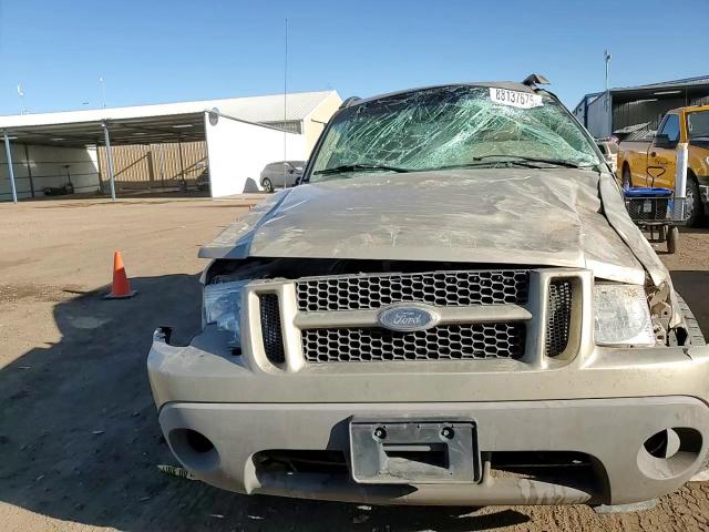 2003 Ford Explorer - Image 12