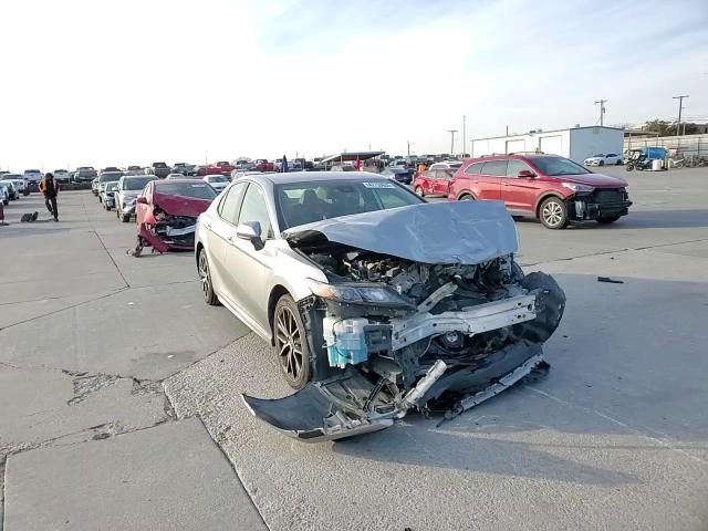2021 Toyota Camry - Image 10