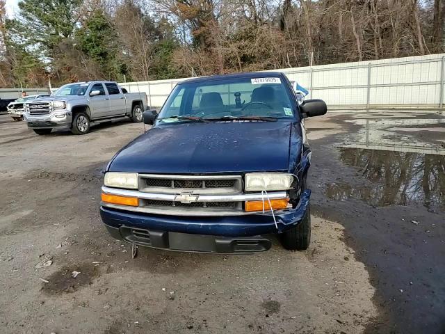 2002 Chevrolet S-10 Pickup - Image 11
