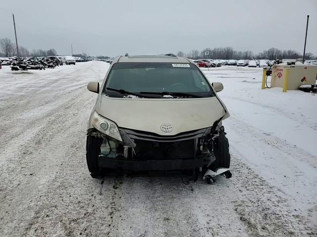 2014 Toyota Sienna - Image 15