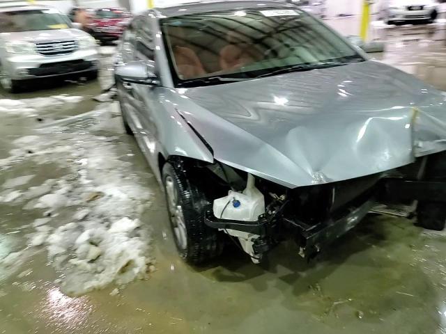 2018 Hyundai Elantra - Image 14