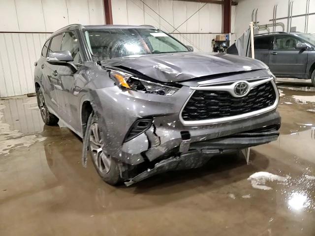 2021 Toyota Highlander - Image 14