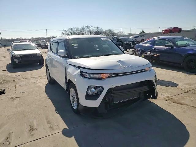 2022 Kia Soul - Image 11