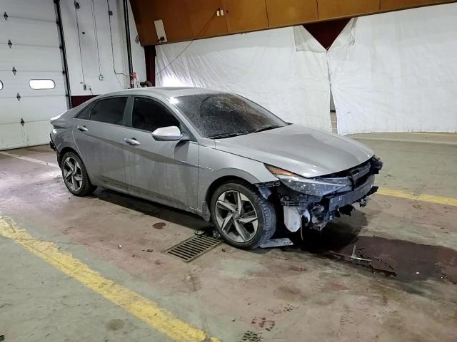 2023 Hyundai Elantra - Image 13
