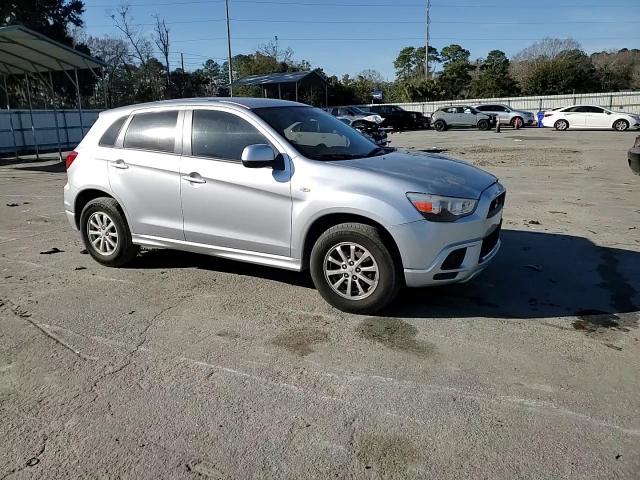 2012 Mitsubishi Outlander - Image 12