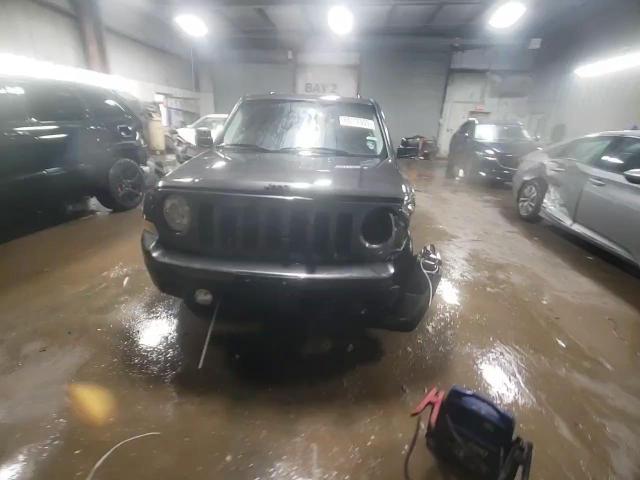 2015 Jeep Liberty (Patriot) - Image 13