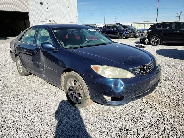 2005 Toyota Camry - Image 11