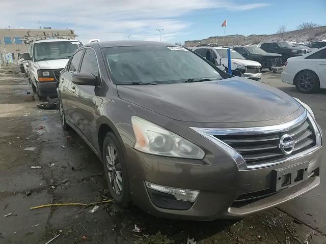 2015 Nissan Altima - Image 14