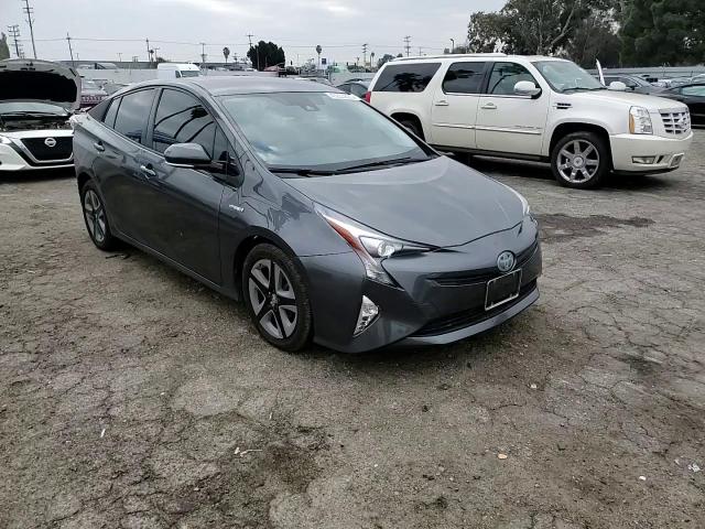 2016 Toyota Prius - Image 10