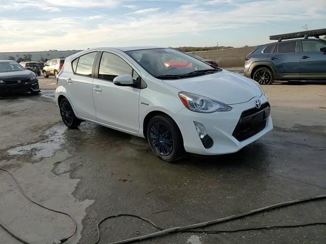 2015 Toyota Prius - Image 13