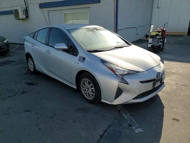 2017 Toyota Prius - Image 11